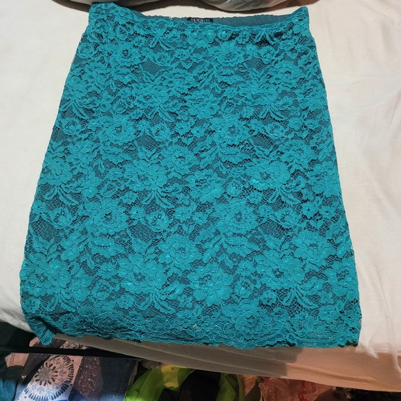 Eloqui Lace Skirt - Picture 1 of 2